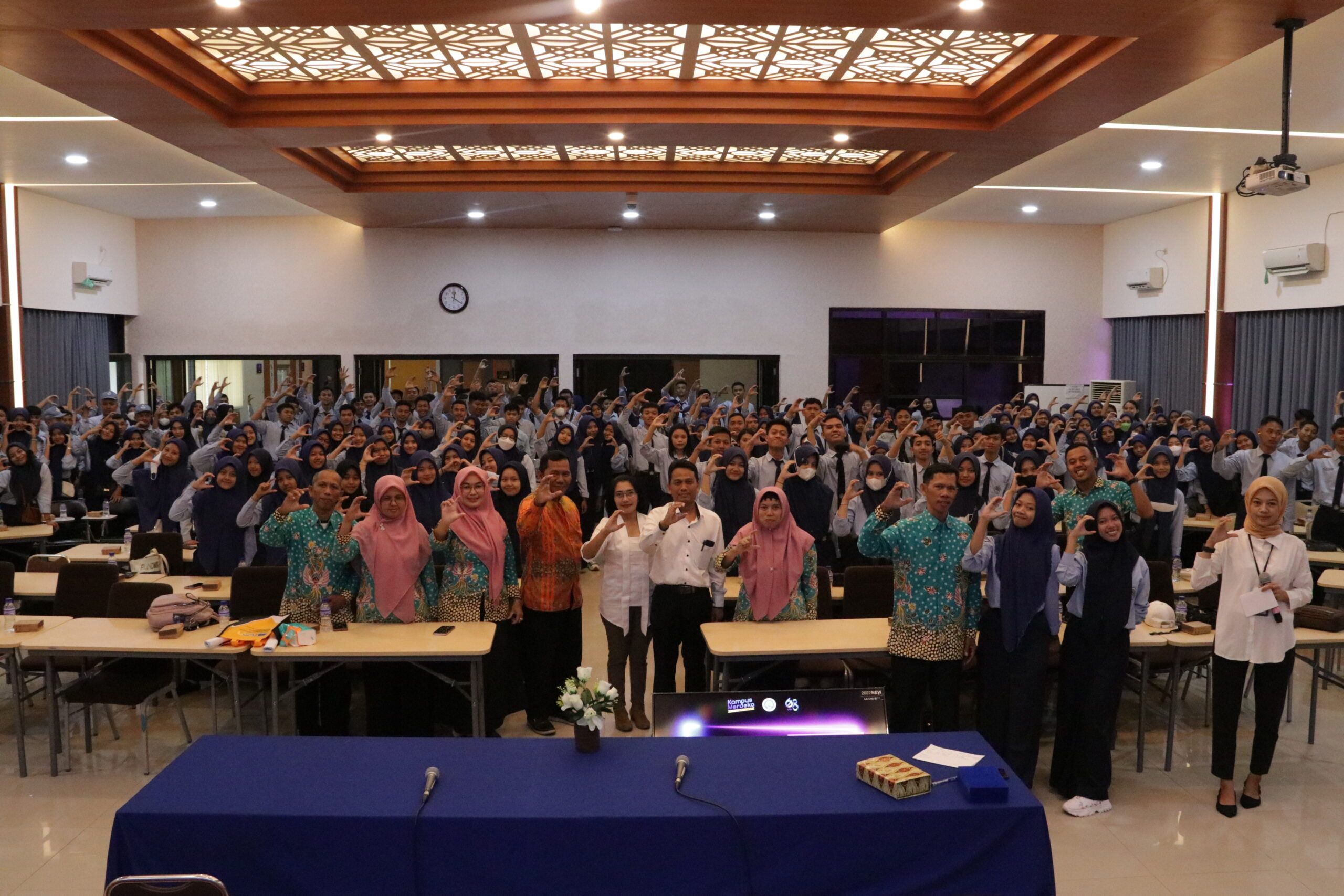 Fakultas Sastra UM Sambut Hangat Kunjungan SMAN 1 Puncu