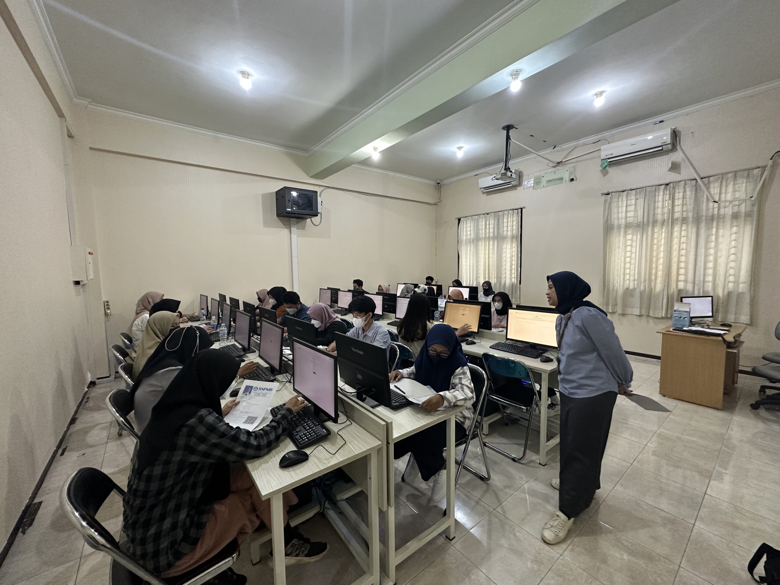 DAY 5# Ujian Tulis Berbasis Komputer(UTBK) di Laboratorium Komputer Fakultas Sastra Universitas Negeri Malang