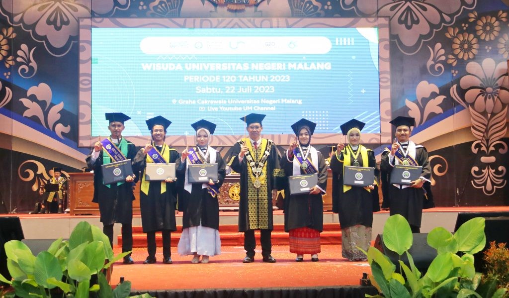 Congratulations to the Graduates of the Faculty of Letters – Period 120: Embracing a Bright Future
