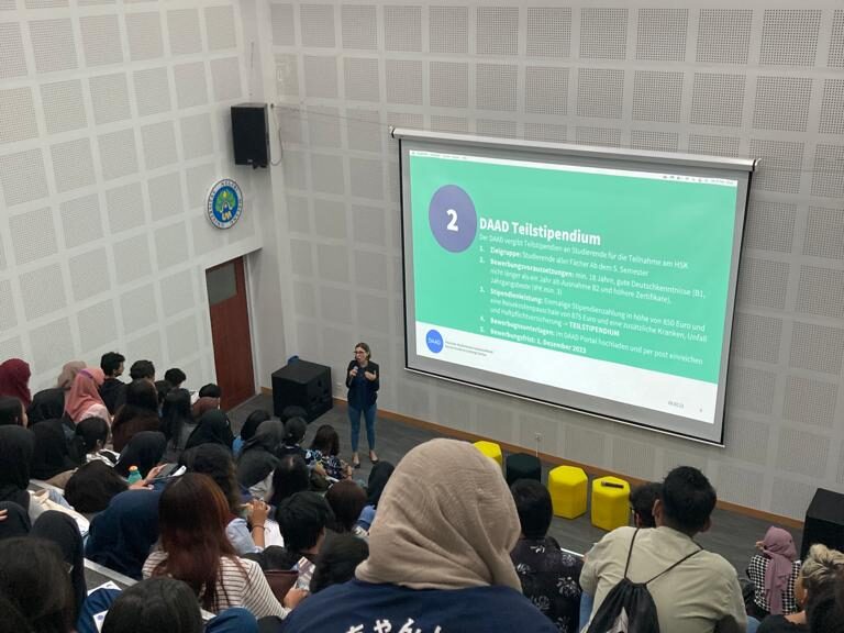 State University of Malang Elevates Teaching Quality for German Language Education by Welcoming Goethe Institute’s Native Instructor, Marlene