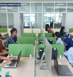 German Language Students from UM and UNESA Participate in the DAAD onSET Test