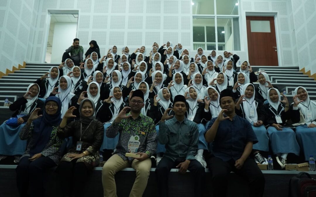 Kunjungan Lapangan SMA Annur Bululawang ke Fakultas Sastra Universitas Negeri Malang