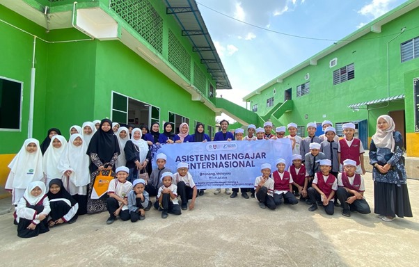 Membangun Masa Depan Pendidikan: Mahasiswa UM Berkolaborasi di SD Al Baana, Bandar Jengka Malaysia